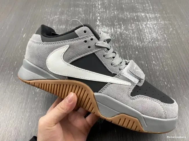 MaikeSneakers X THE TRAVIS CHECK FZ8117-001 CUT JORDAN SCOTT 0508